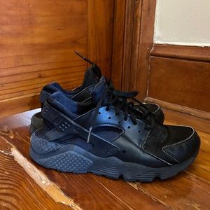 WOMEN'S NIKE AIR HUARACHE